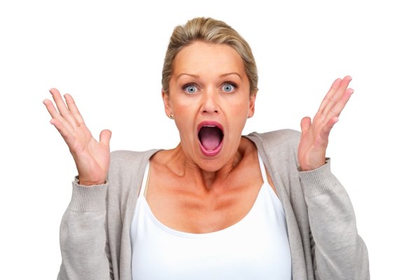 удивленная женщина